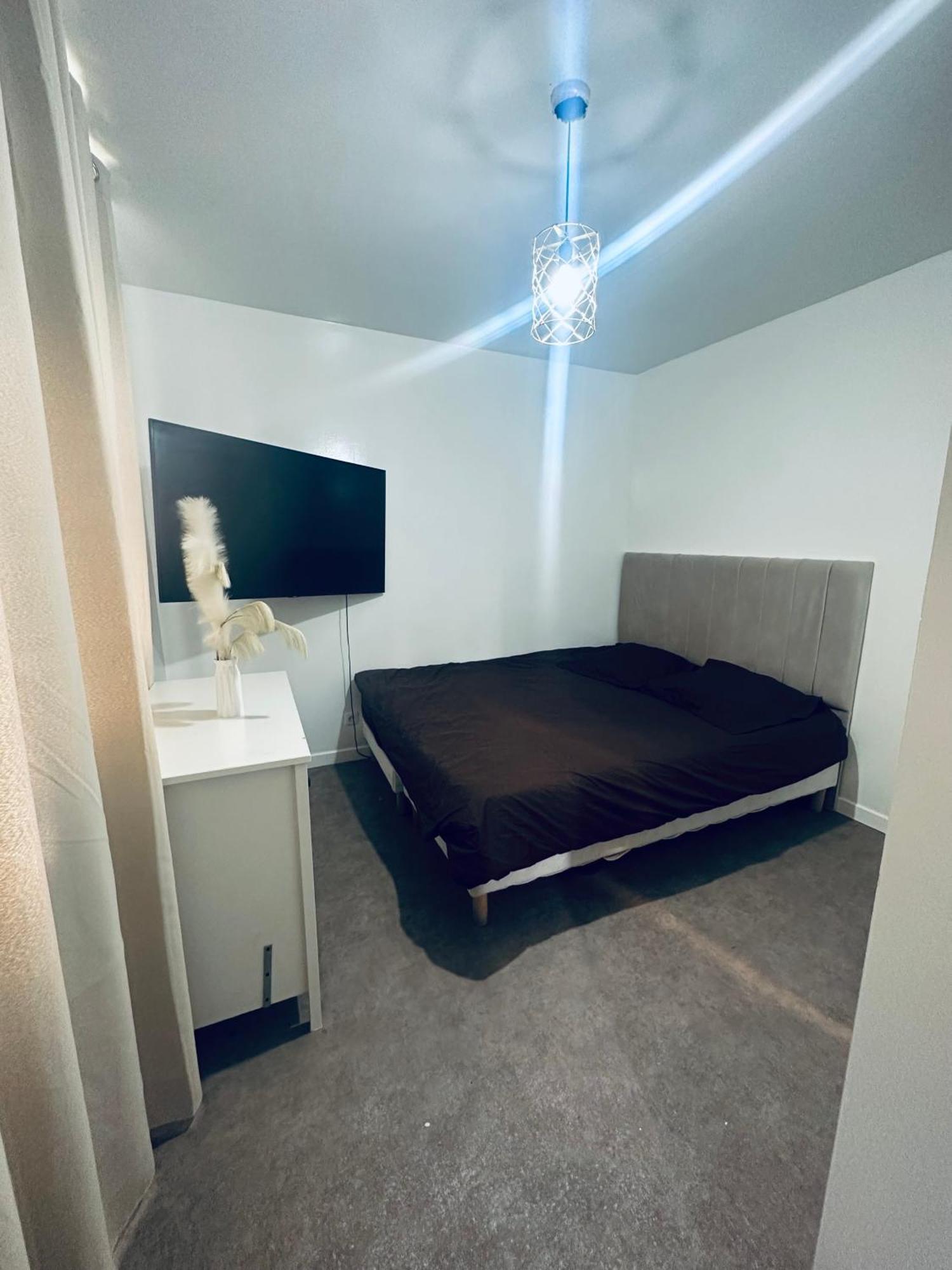 Appartement Jolie Clichy エクステリア 写真